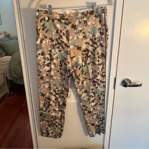 TORY BURCH log camo skinny slacks